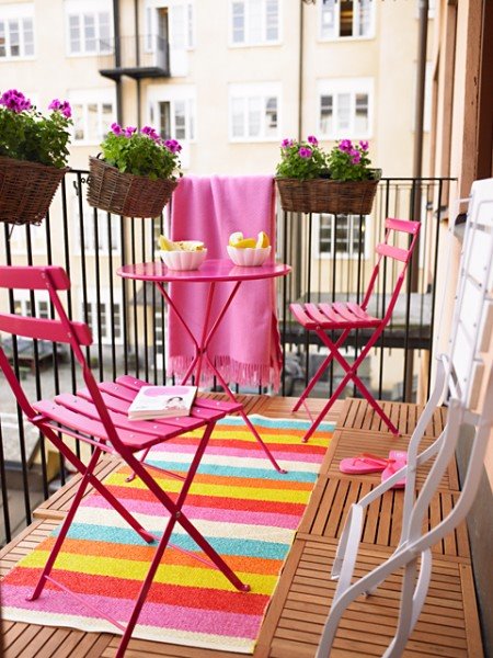 colorful_pink_balcony