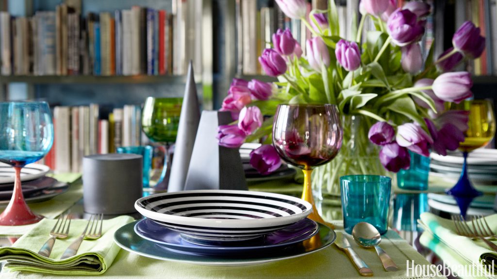 Entertaining Colorful Tablesetting